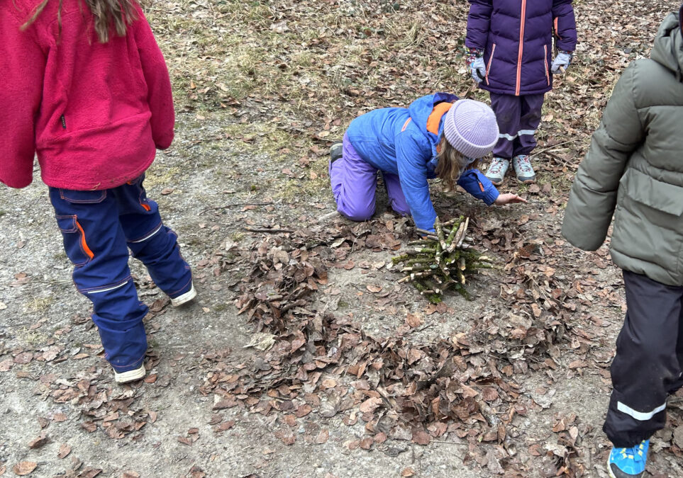 Kreatives Werken im Wald